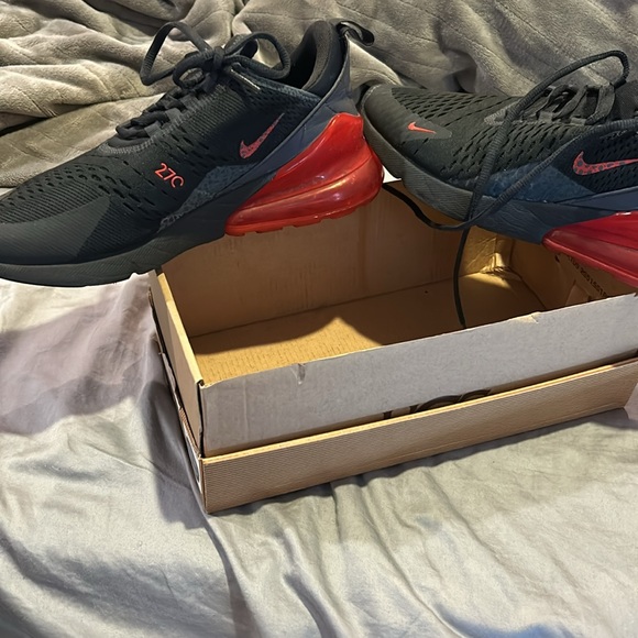 Nike - Picture 6 of 9